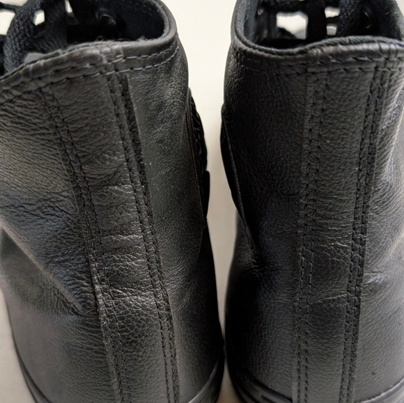 Converse Chuck Taylor Shoes All Star HighTop Black Leather 135251C Mens Size 11 - Picture 8 of 12